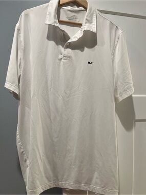 Men’s White Vineyard Vines polo
